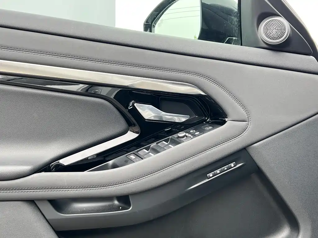 Land Rover Evoque 2021 — фото 10