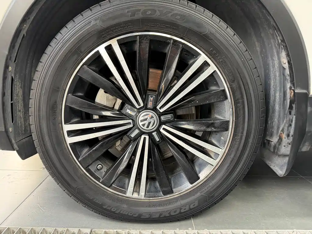 Volkswagen Tiguan L 2017 — фото 17