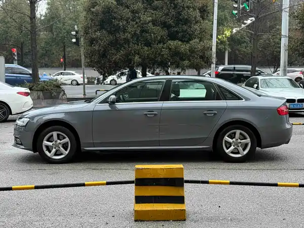 Audi A4L 2013