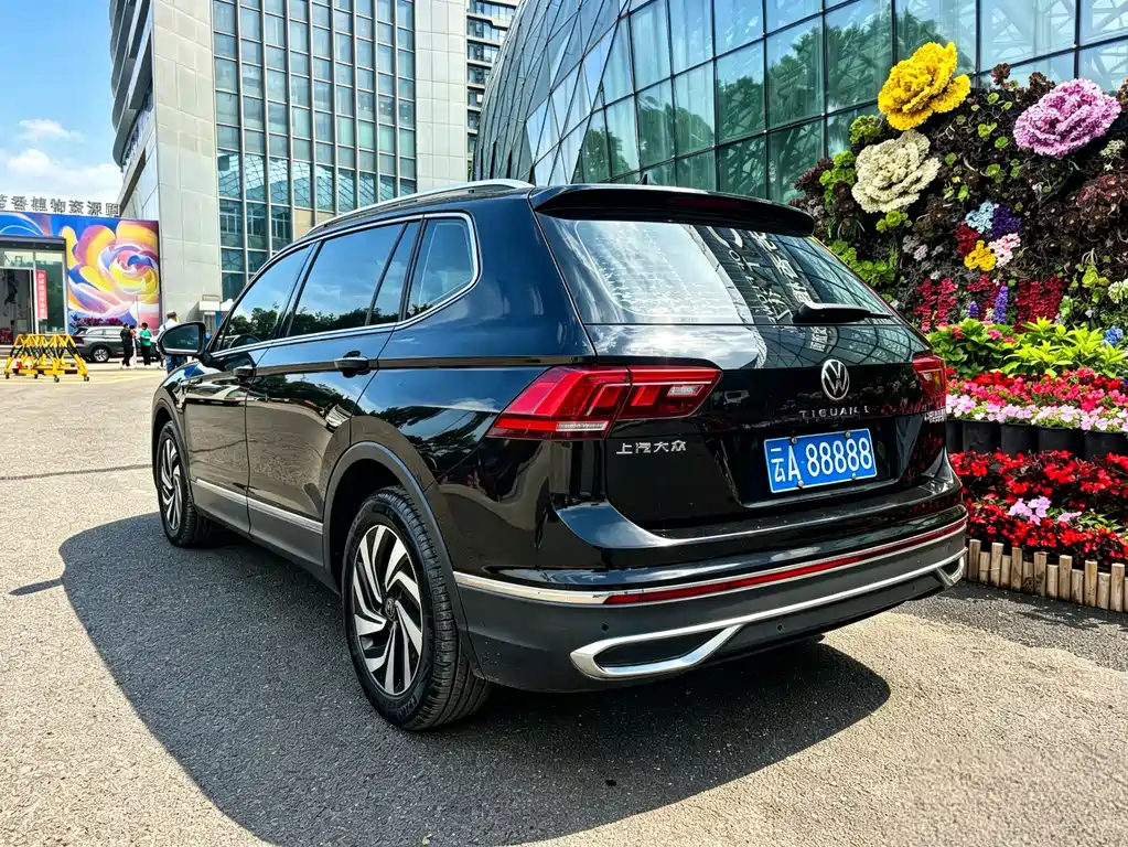 Volkswagen Tiguan L 2021 — фото 16