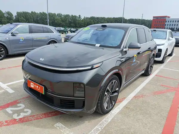 Li Auto L8 2025