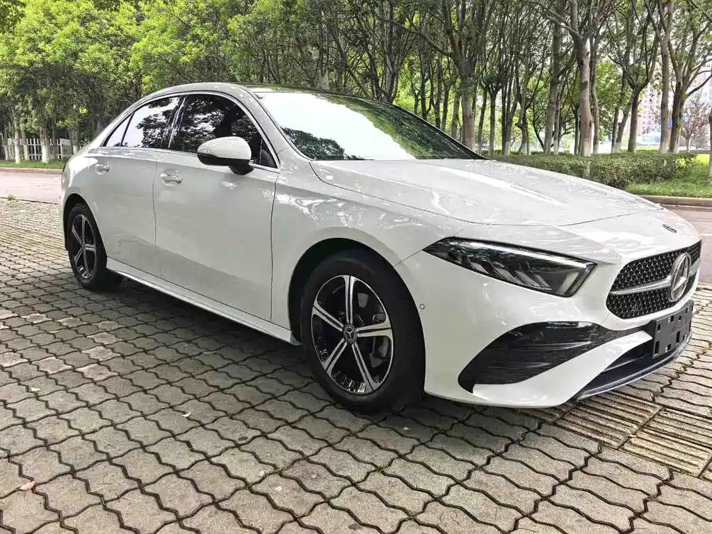 Mercedes-Benz A-Class 2024 — фото 3