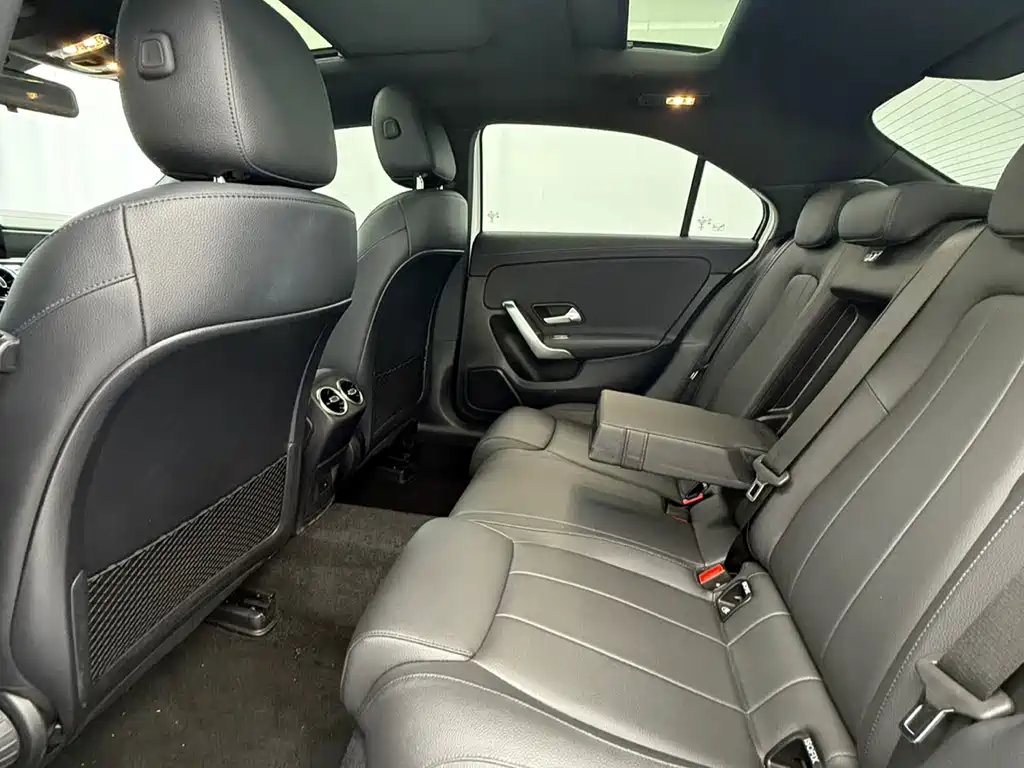 Mercedes-Benz A-Class 2022 — фото 12