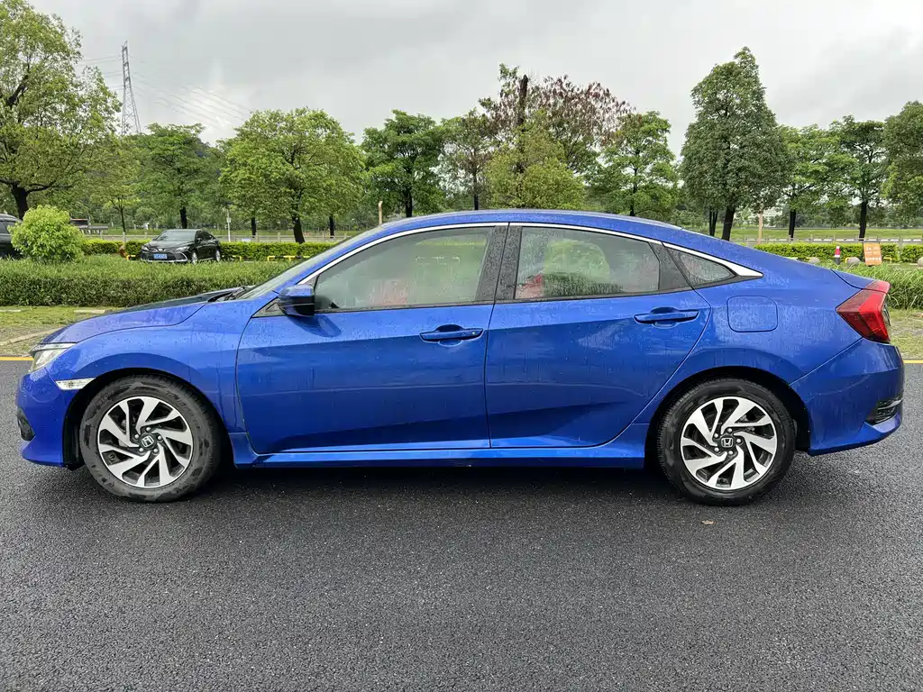 Honda Civic 2019 — фото 8
