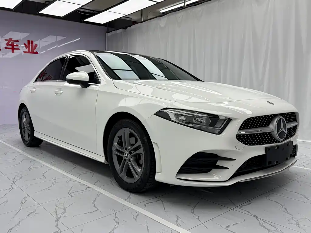Mercedes-Benz A-Class 2022 — фото 3