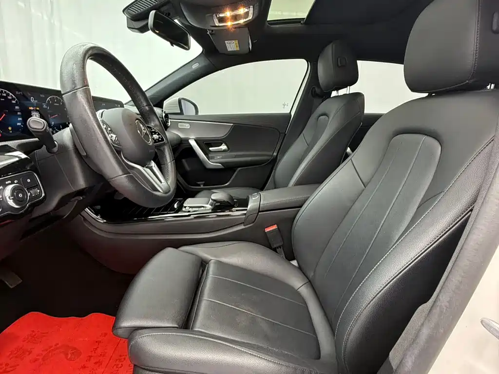 Mercedes-Benz A-Class 2022 — фото 11