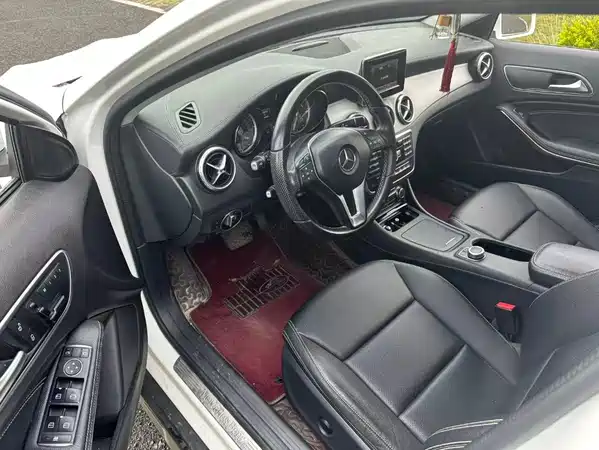 Mercedes-Benz GLA 2015