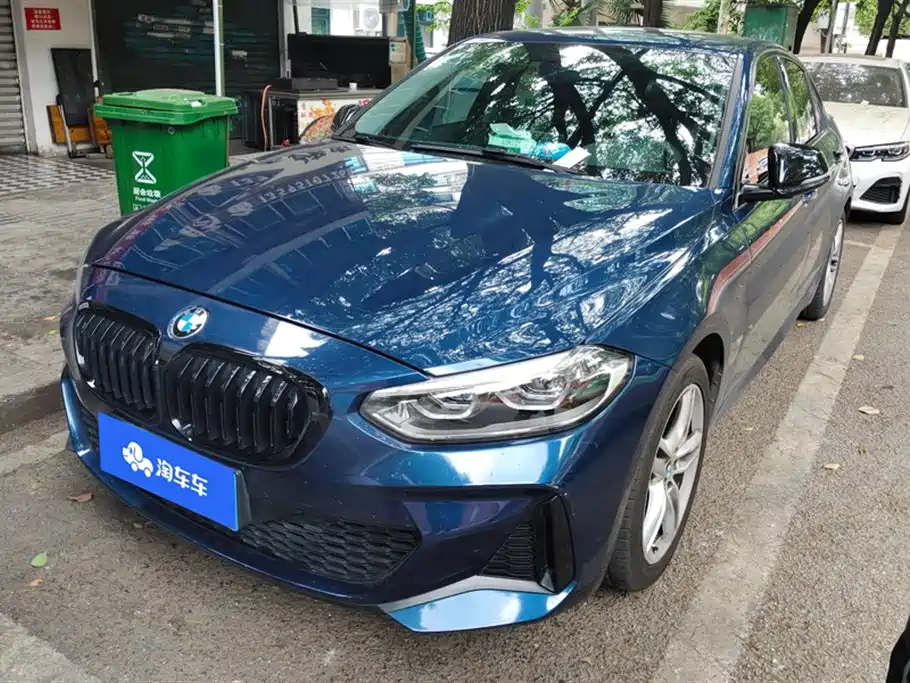 BMW 1 Series 2021 — фото 1