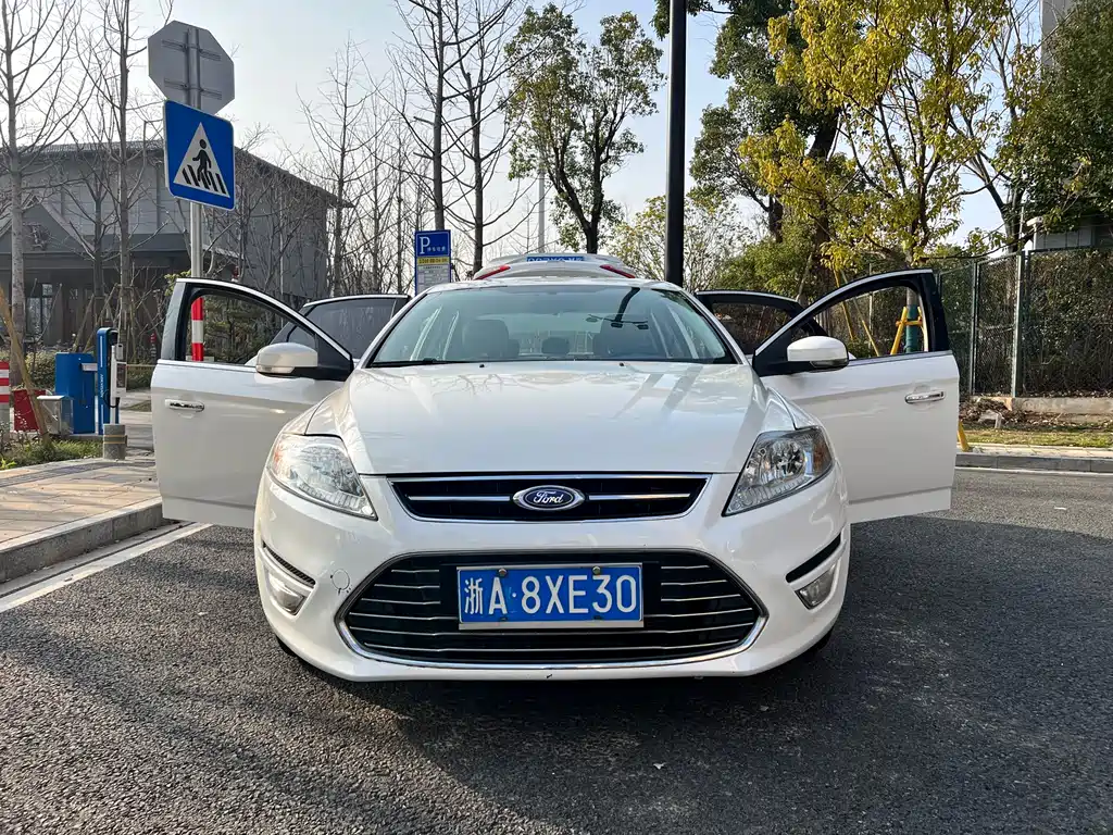 Ford Mondeo Zhisheng 2013 — фото 24