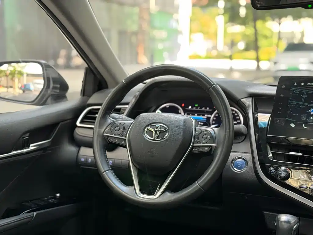 Toyota Camry 2021 — фото 17