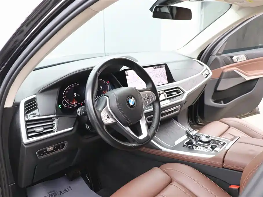 BMW X7 2021 — фото 18