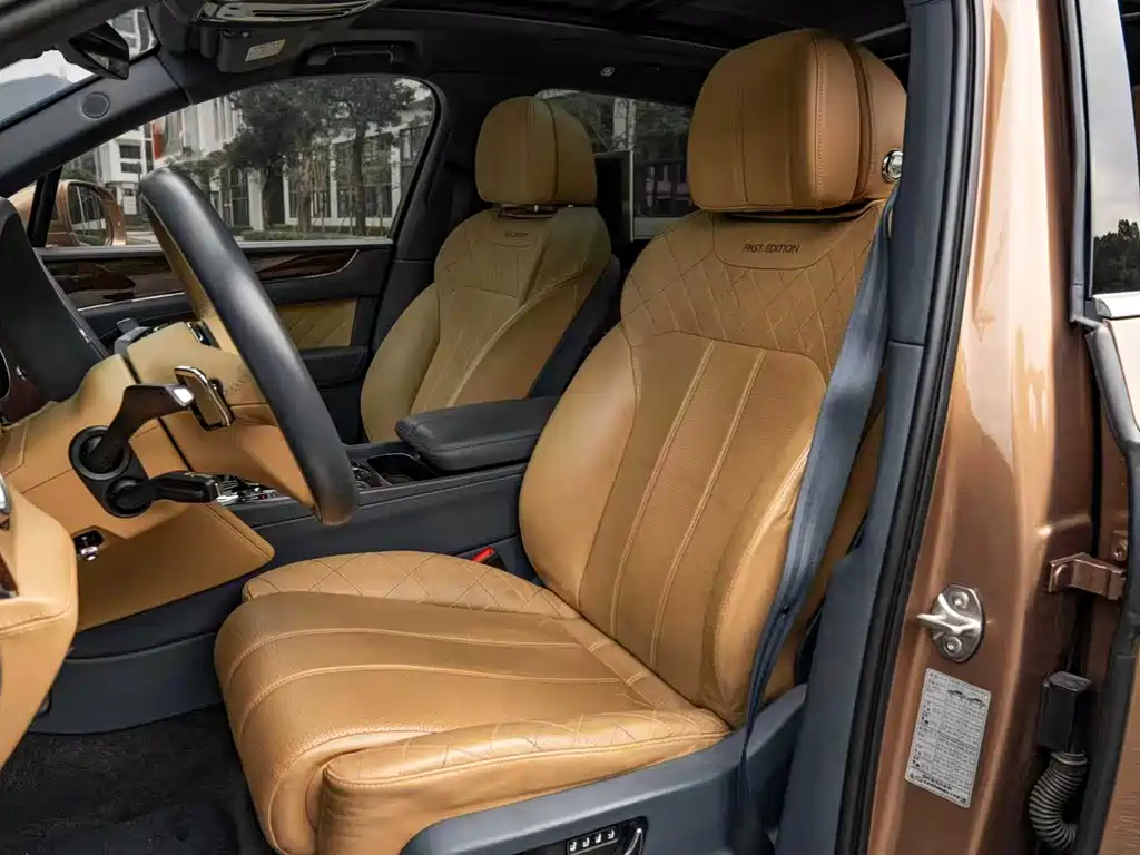 Bentley Bentayga 2018 — фото 13
