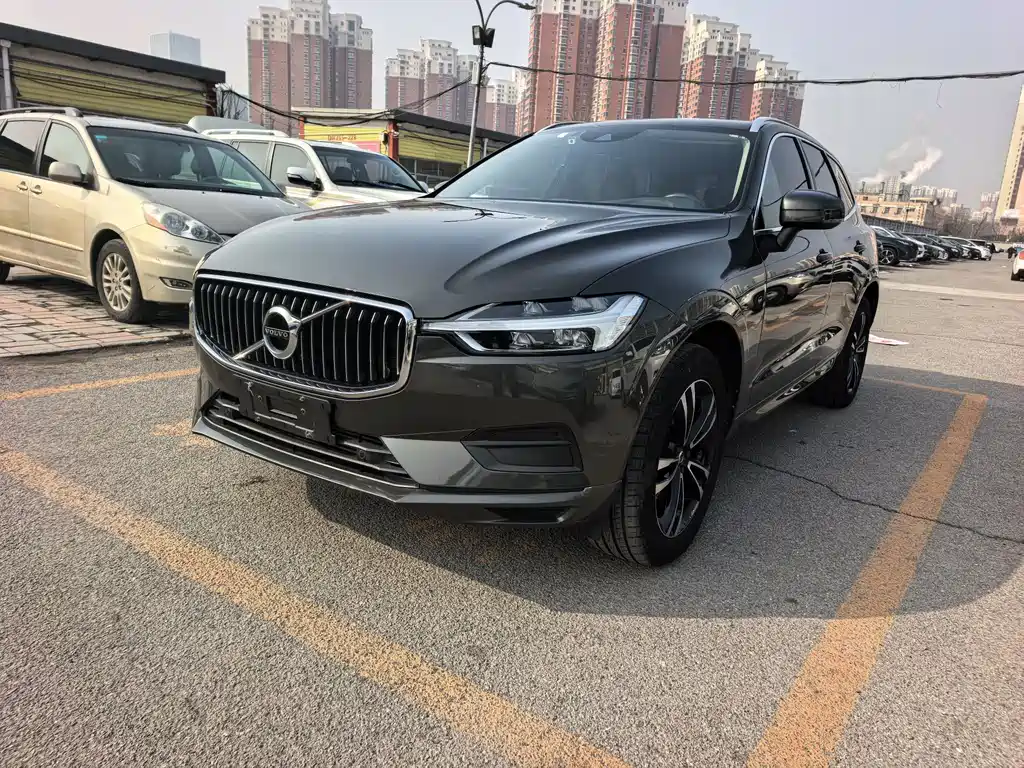Volvo XC60 2019 — фото 1