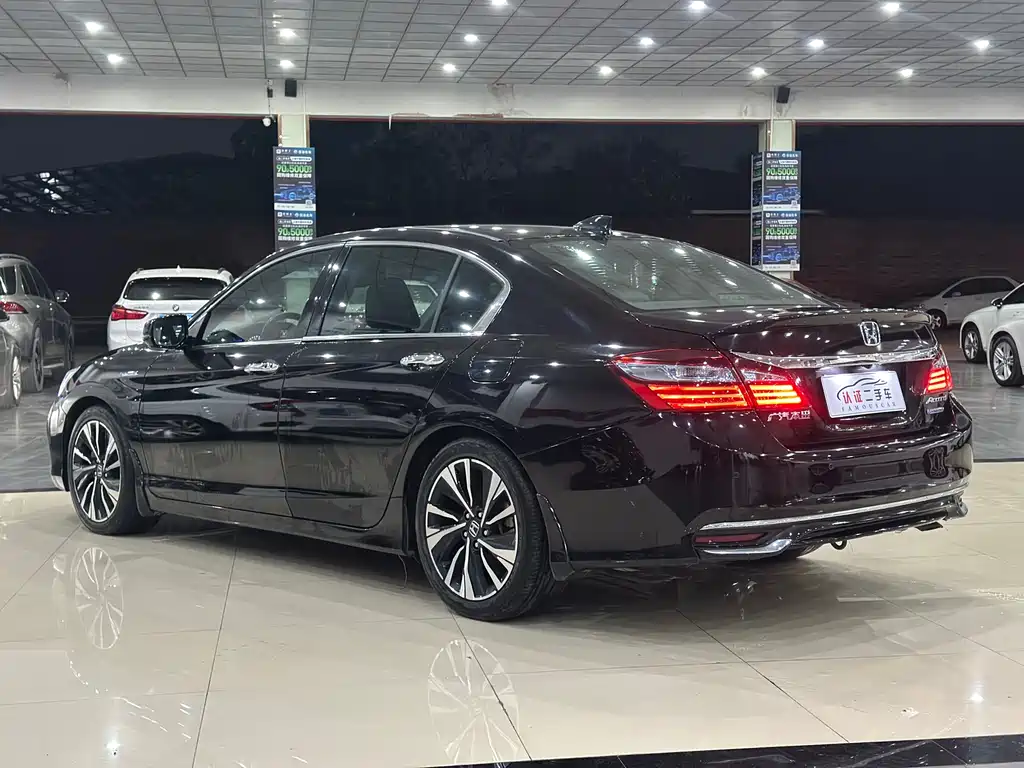Honda Accord 2017 — фото 7