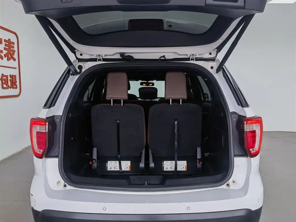 Ford Explorer 2017 — фото 16