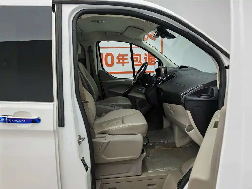 Ford Tourneo 2017 — фото 23