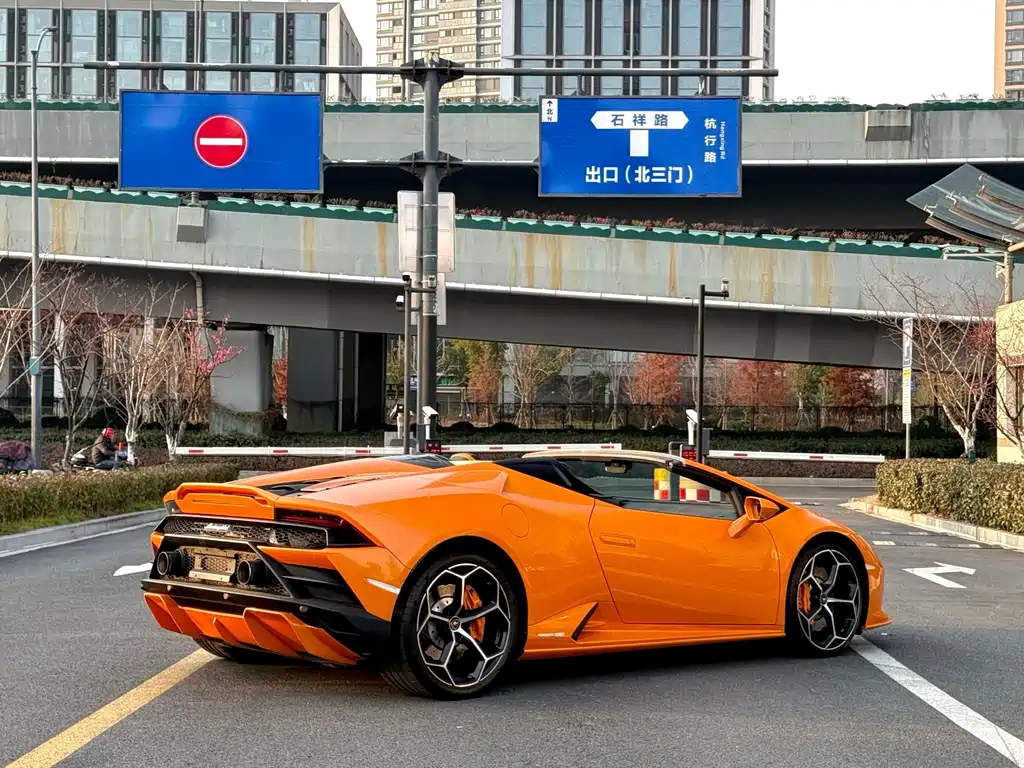 Lamborghini Huracán 2023 — фото 9