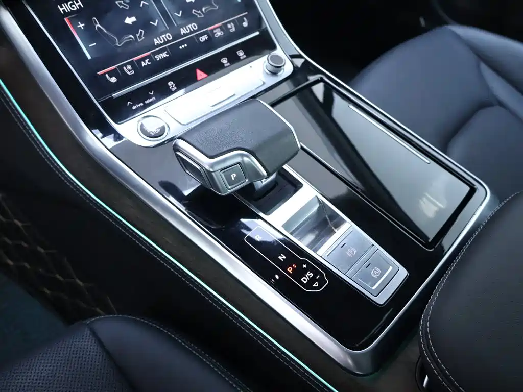Audi Q7 2024 — фото 12
