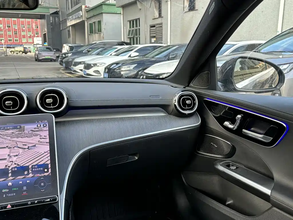 Mercedes-Benz C-Class 2024 — фото 11