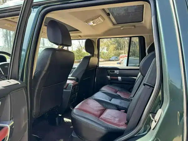 Land Rover Discovery 2011