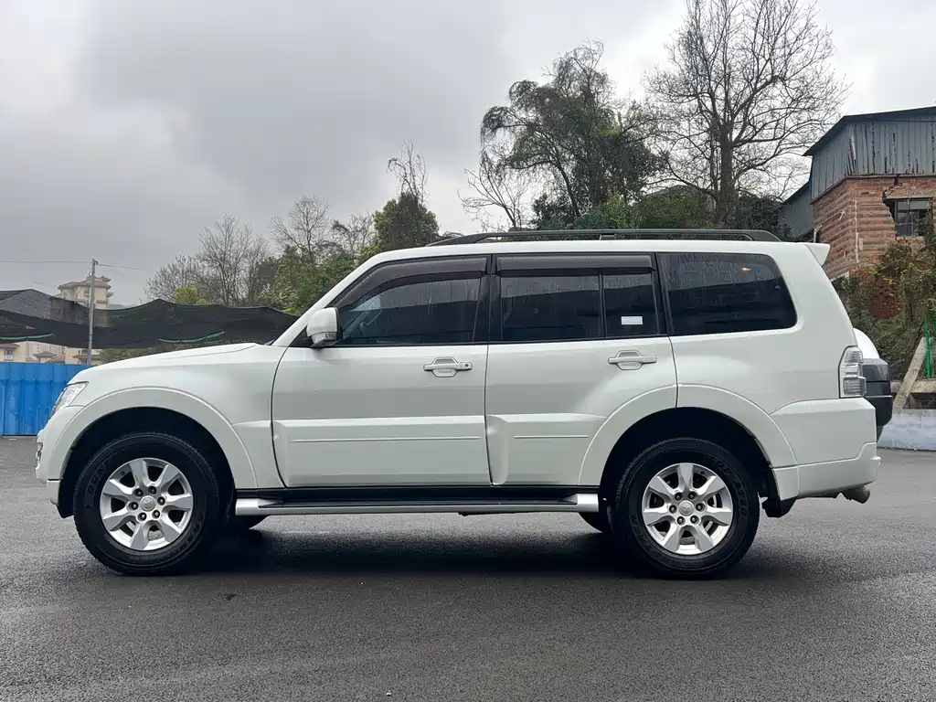 Mitsubishi Pajero 2018 — фото 4