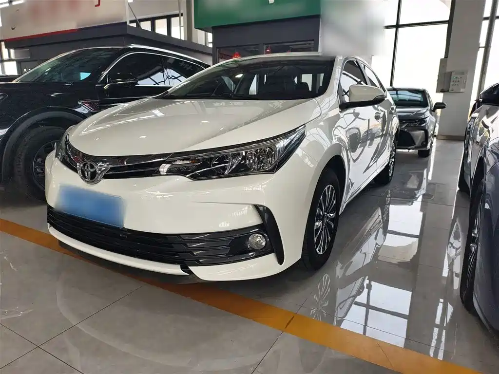 Toyota Corolla 2019 — фото 1