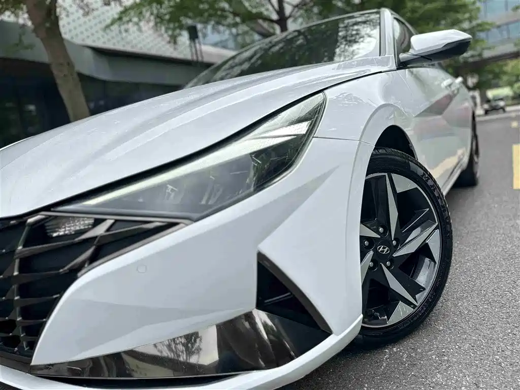 Hyundai Elantra 2021 — фото 21