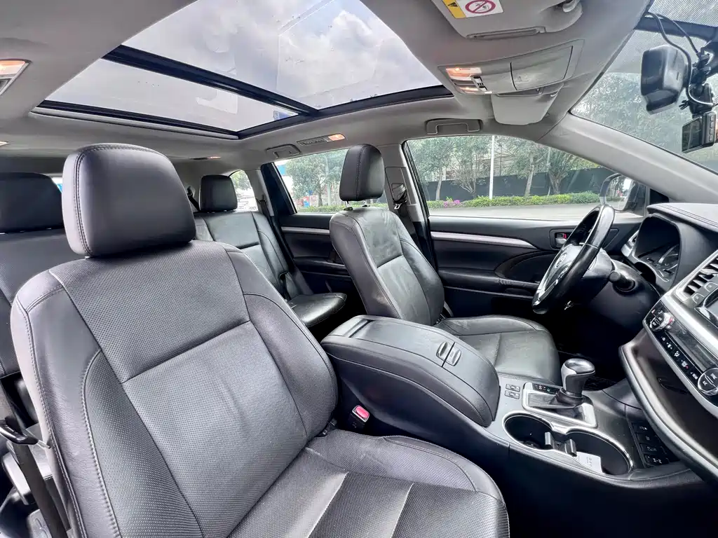Toyota Highlander 2017 — фото 11