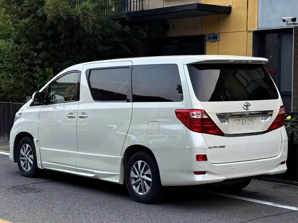 Toyota Alphard 2010 — фото 3