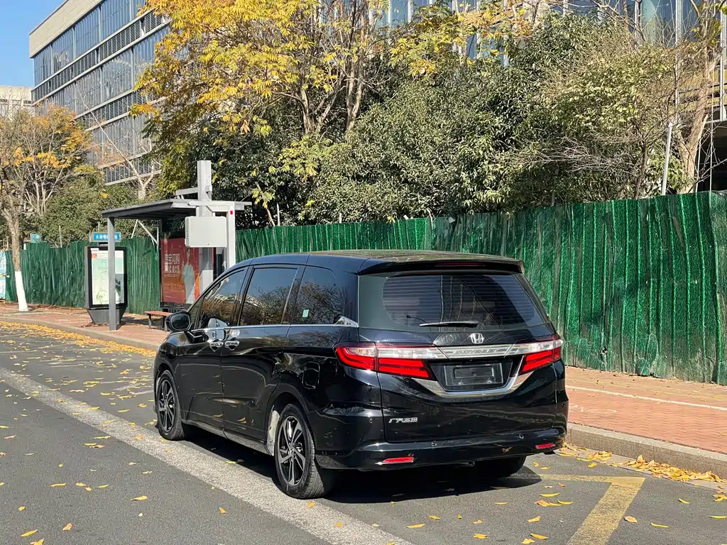 Honda Odyssey 2017 — фото 16