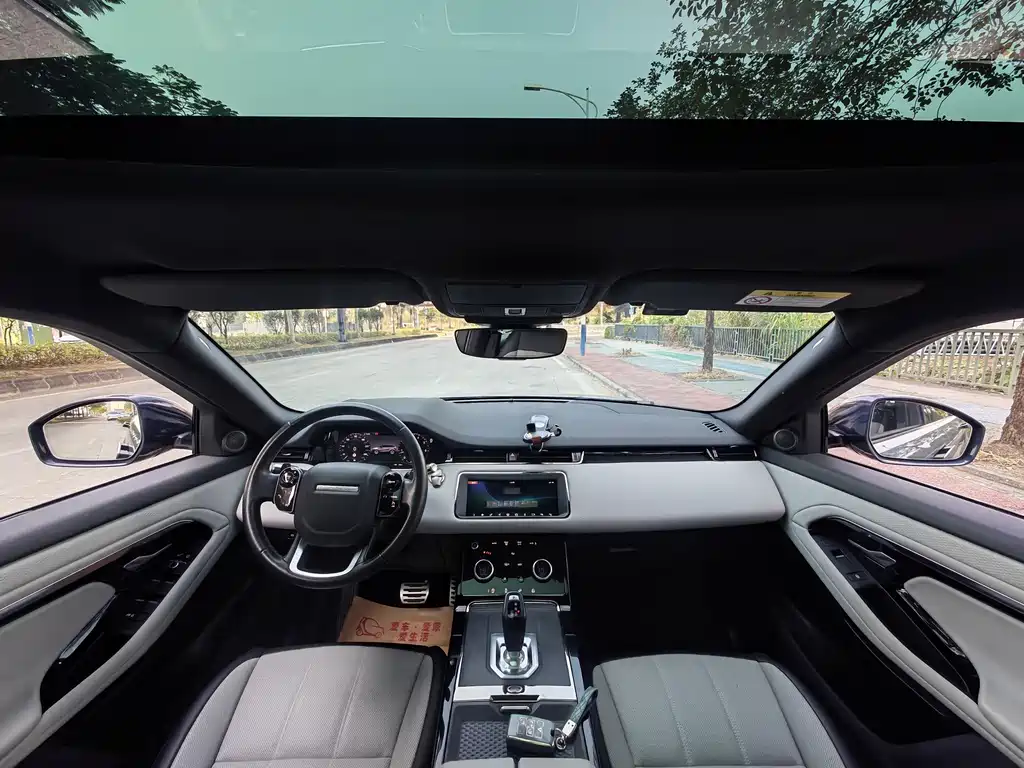 Land Rover Evoque 2021 — фото 10