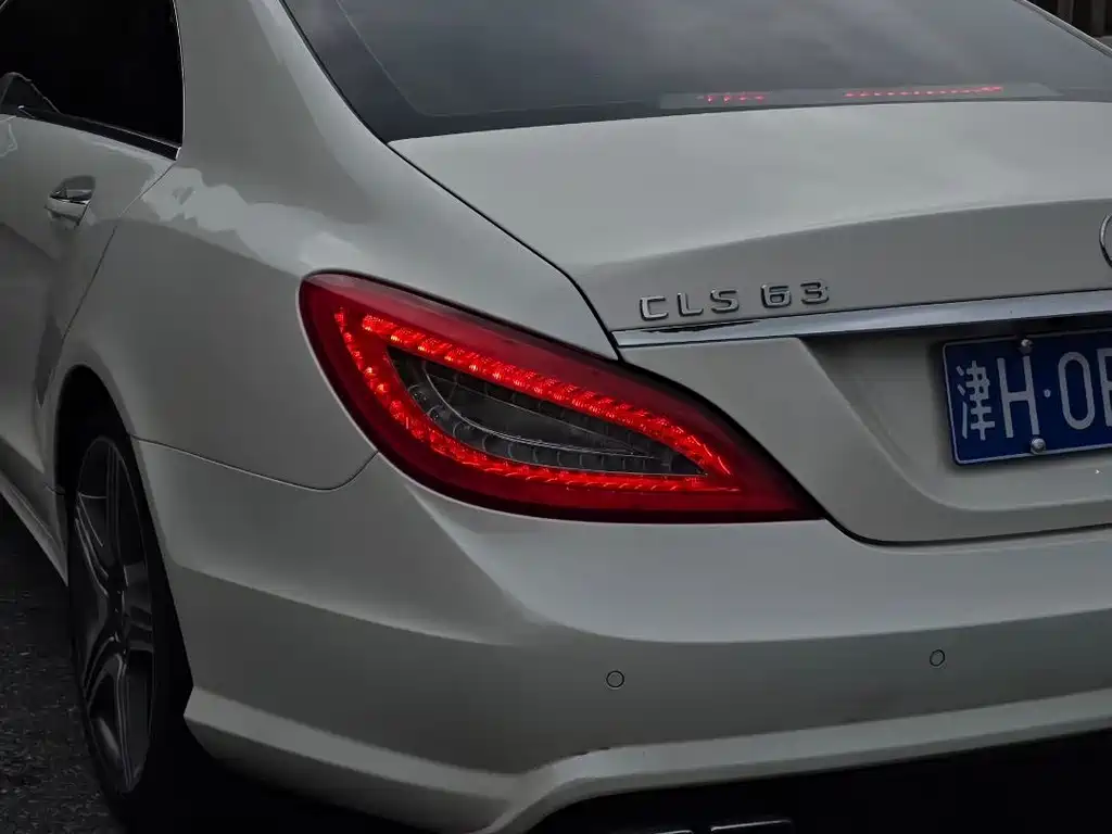 Mercedes-Benz CLS AMG 2011 — фото 4
