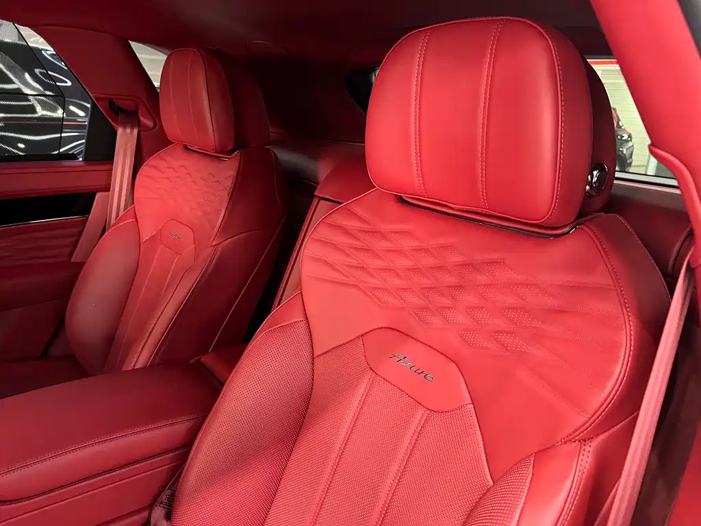 Bentley Bentayga — фото 13