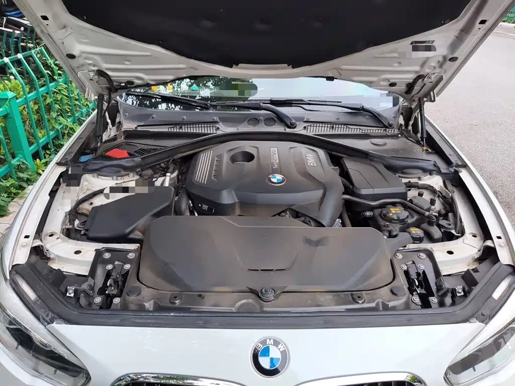 BMW 1 Series 2018 — фото 11