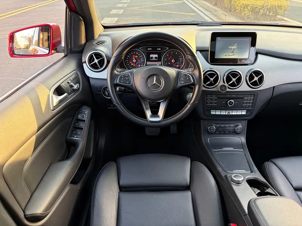 Mercedes-Benz B-Class 2016 — фото 13