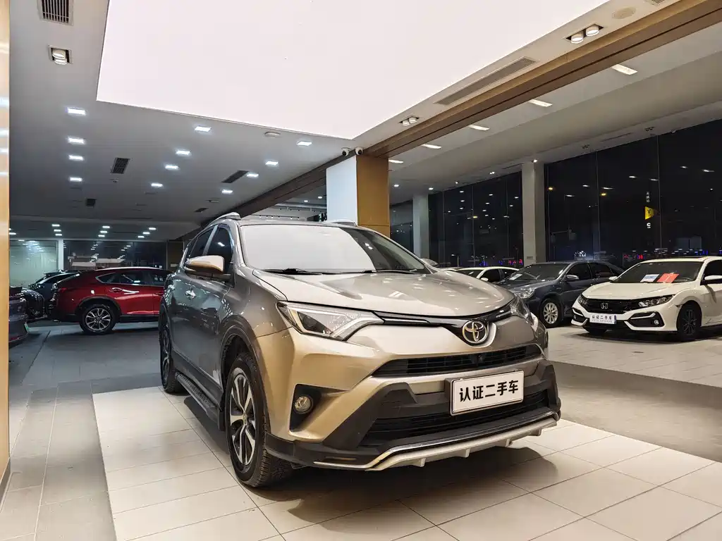Toyota RAV4 2019 — фото 4
