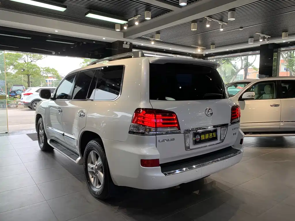 Lexus LX 2014 — фото 4