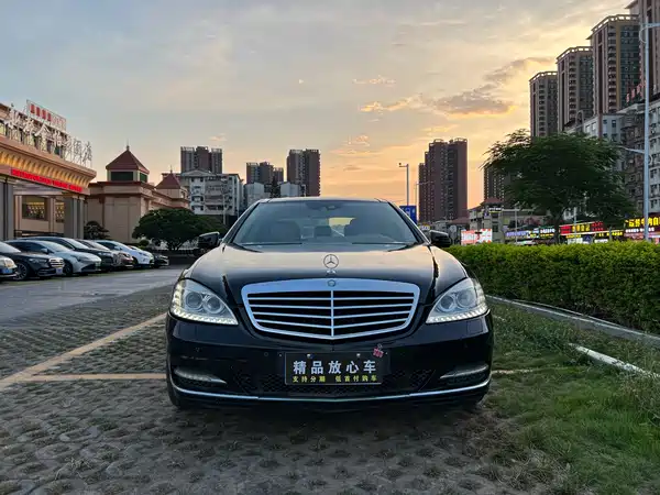 Mercedes-Benz S-Class 2010