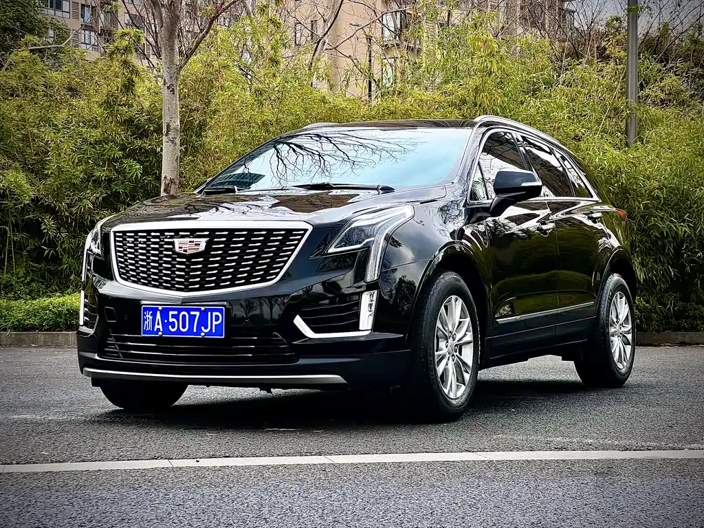 Cadillac XT5 2022 — фото 1