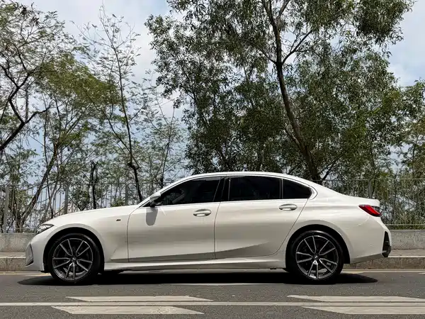 BMW 3 Series 2023