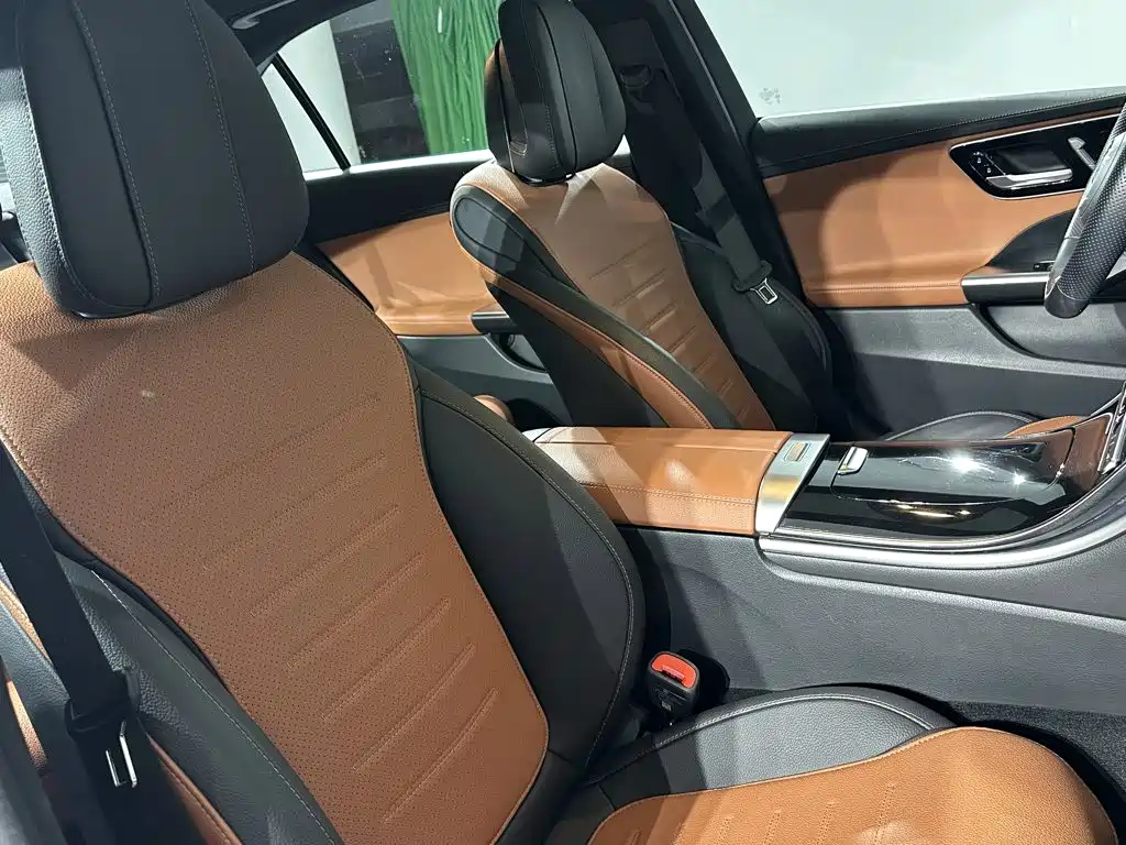 Mercedes-Benz C-Class 2023 — фото 12