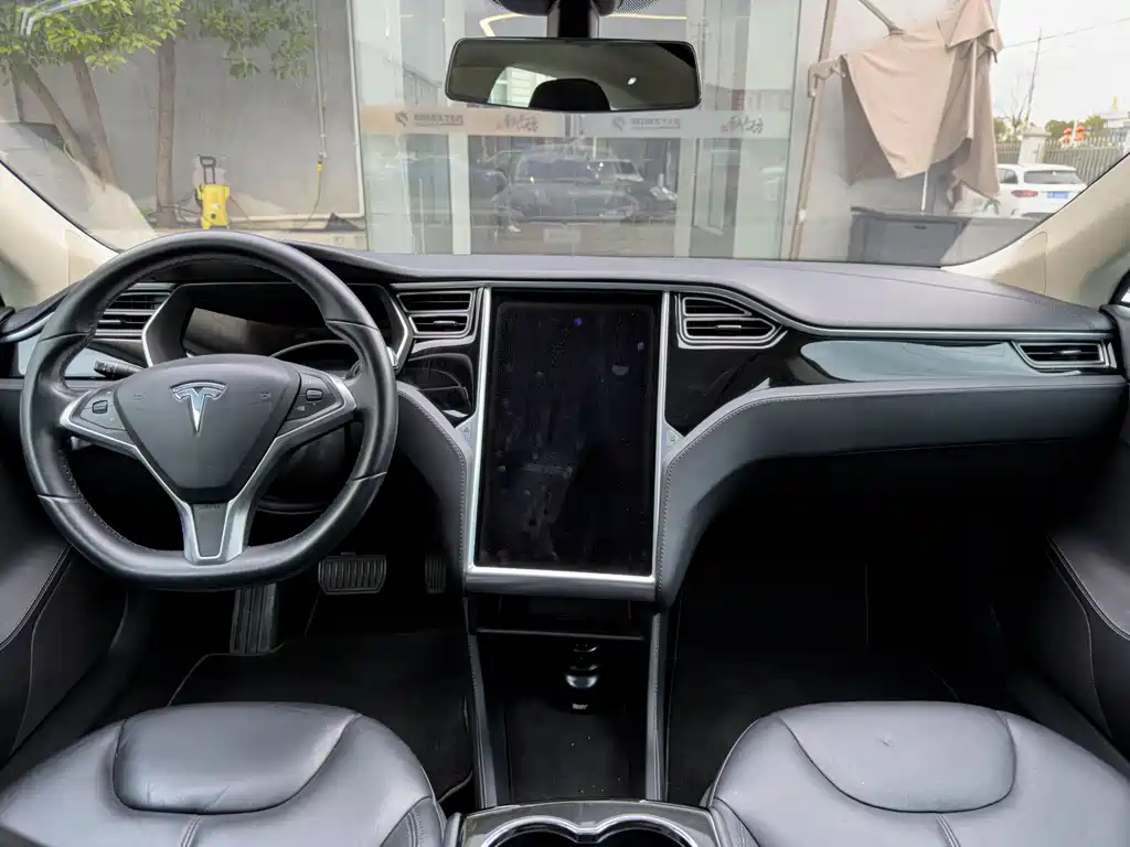 Tesla Model S 2015 — фото 12