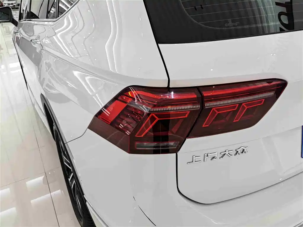 Volkswagen Tiguan L 2022 — фото 6