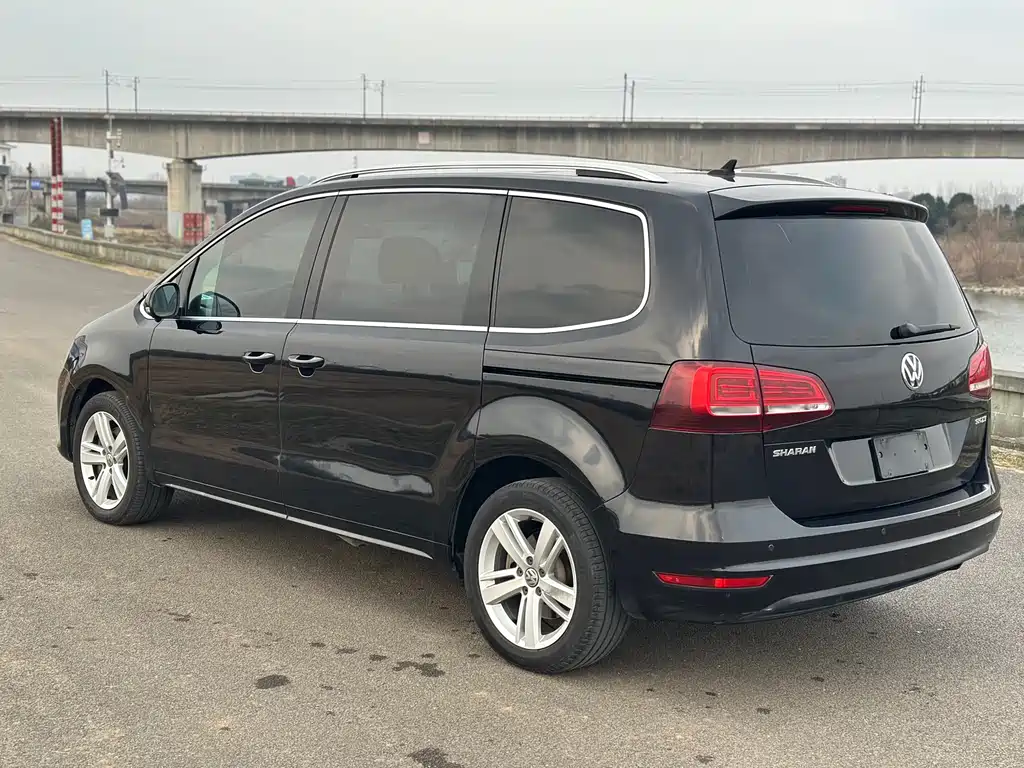 Volkswagen Sharan 2017 — фото 16