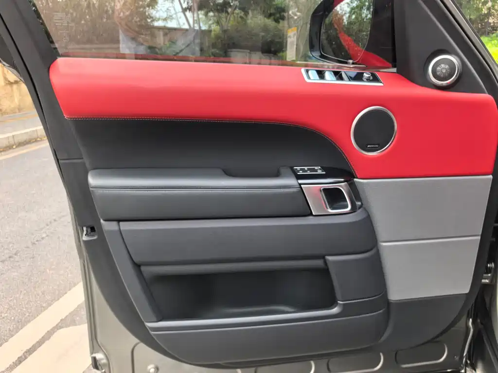 Land Rover Sport 2018 — фото 10