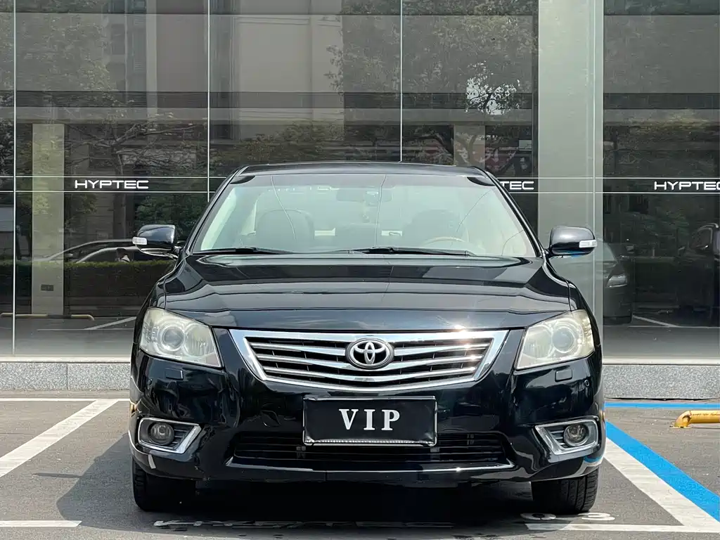 Toyota Camry 2010 — фото 1