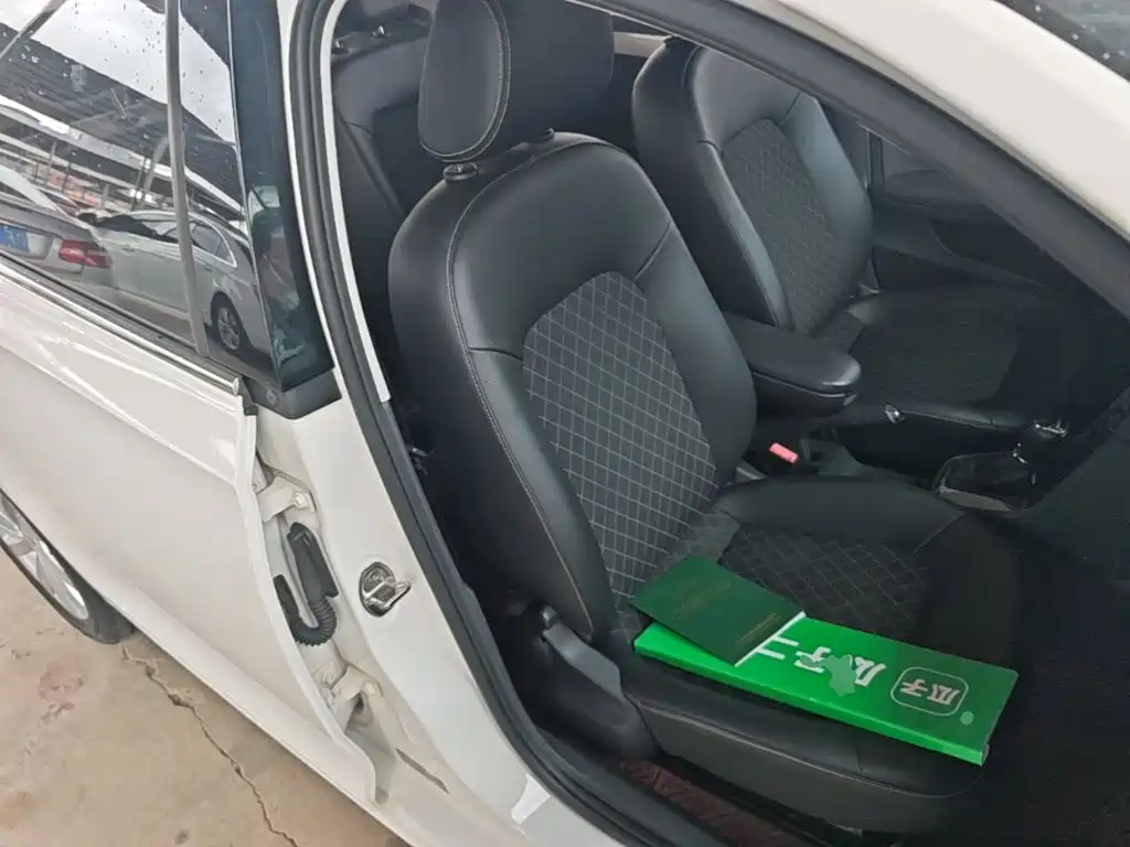 Skoda Rapid 2019 — фото 25