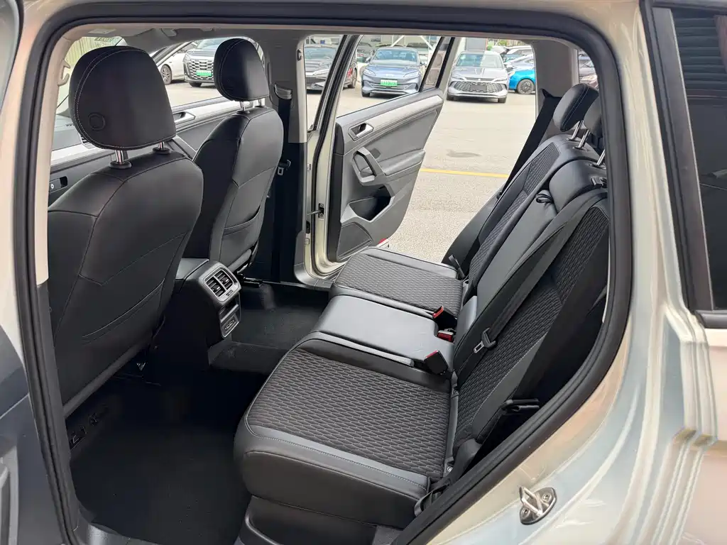 Volkswagen Tiguan L 2019 — фото 21