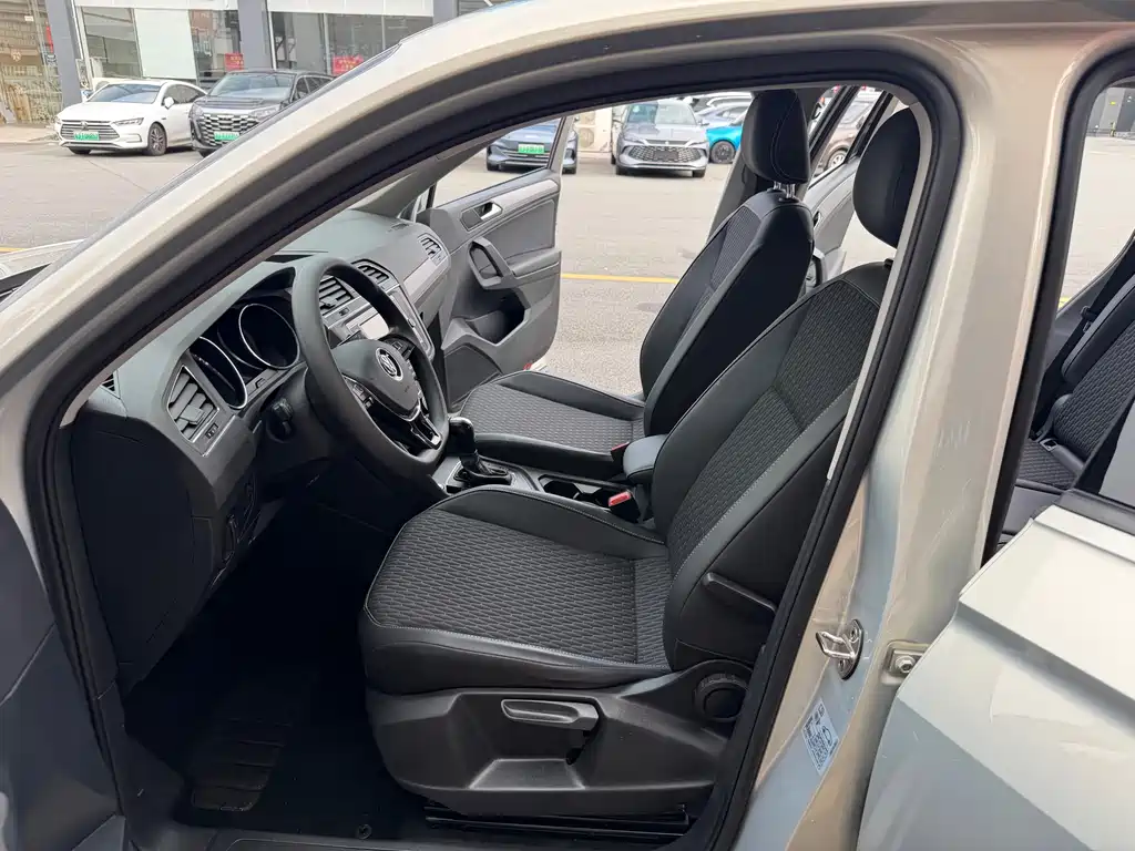 Volkswagen Tiguan L 2019 — фото 30