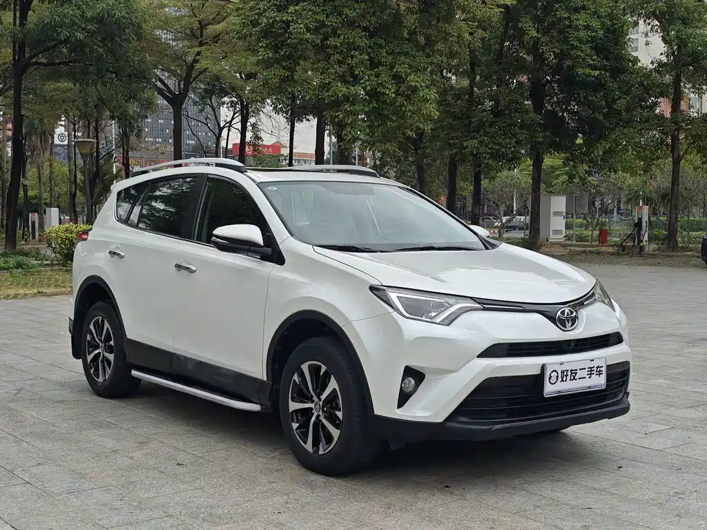 Toyota RAV4 2017 — фото 3